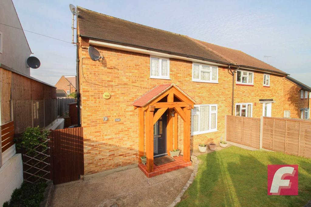 Prestwick Road, South Oxhey 3 bed semidetached house £450,000