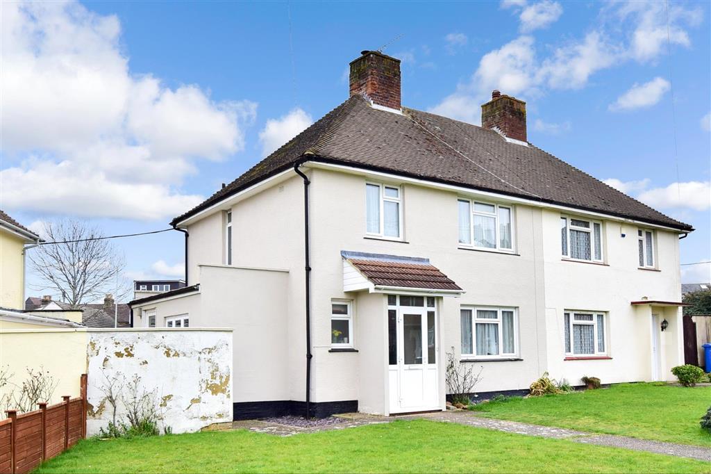 Manor Grove, Sittingbourne, Kent 3 bed semidetached house £290,000