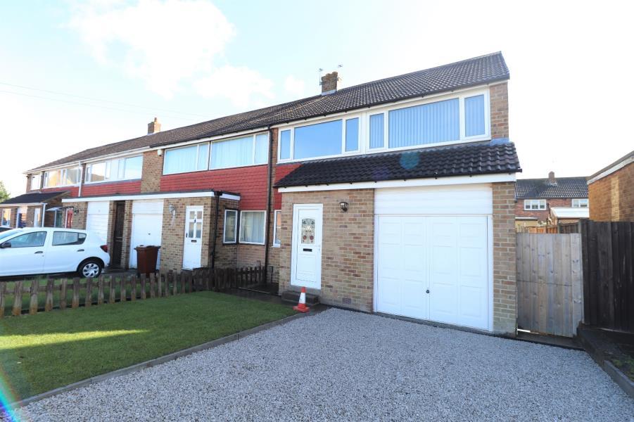 KENT CRESCENT, PUDSEY, LEEDS, LS28 9EB 3 bed semidetached house £