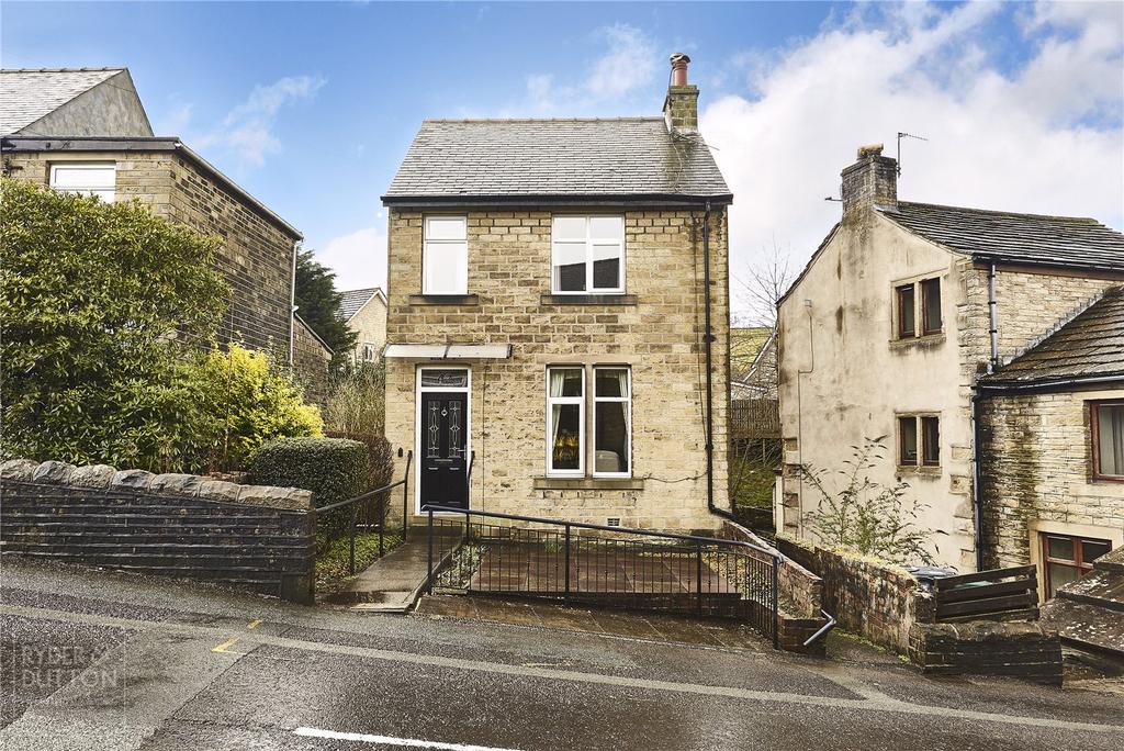 Causeway Side, Linthwaite, Huddersfield, HD7 2 bed detached house £175,000