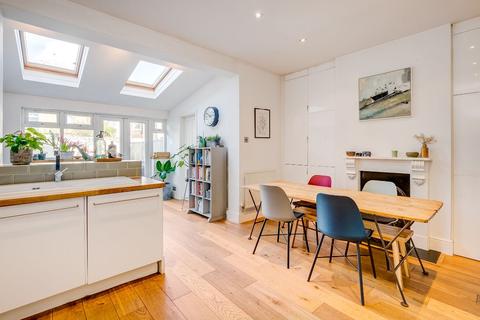 44 Ailsa Avenue, Twickenham, TW1 1NG