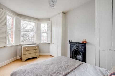 44 Ailsa Avenue, Twickenham, TW1 1NG