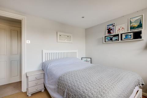 44 Ailsa Avenue, Twickenham, TW1 1NG