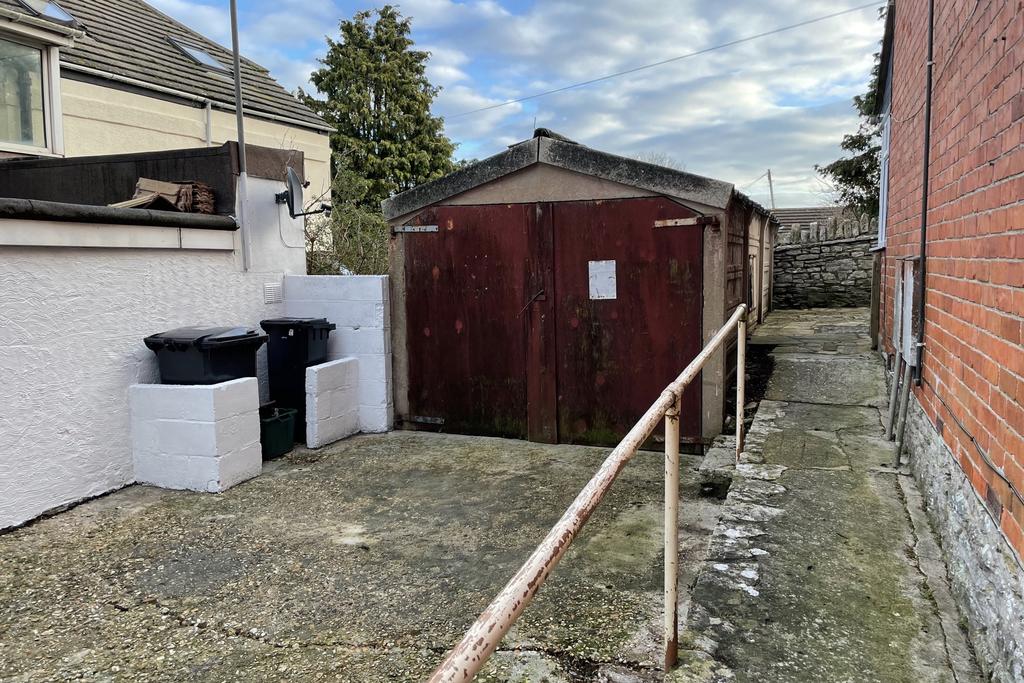Garage &amp; Parking
