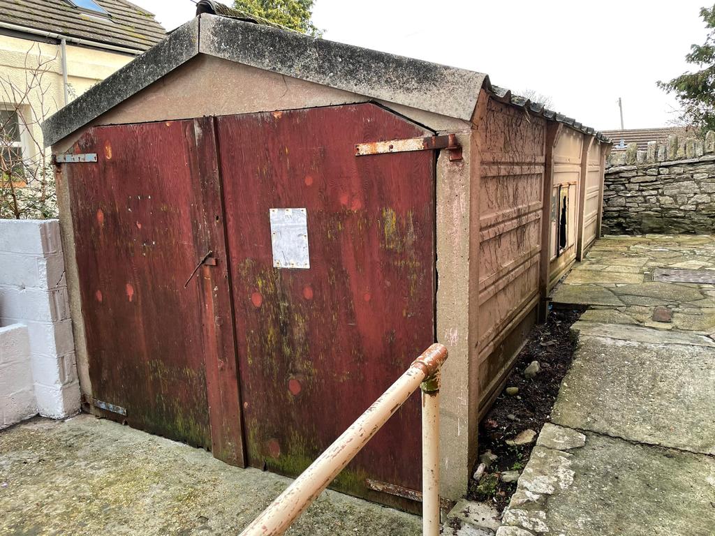Garage &amp; Parking