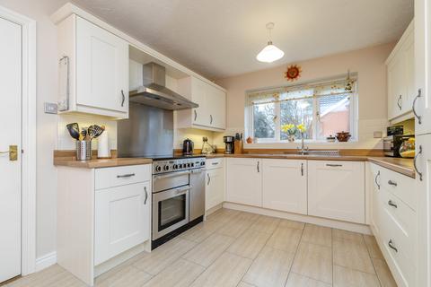 22 Bexmore Drive, Streethay, Lichfield, WS13 8LB