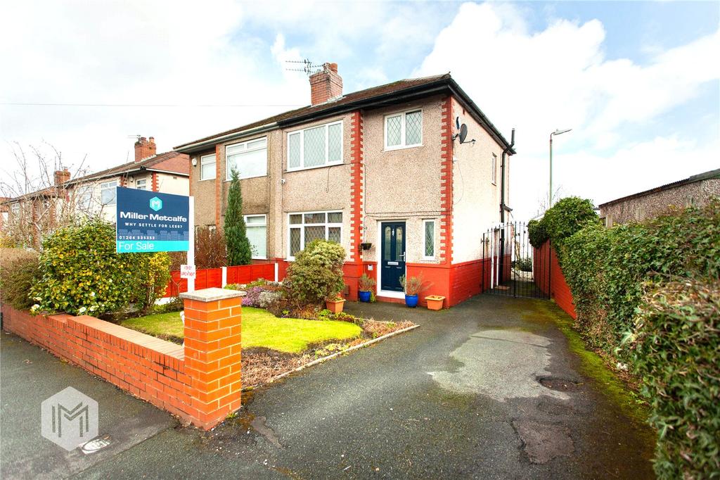 Bradford Road, Farnworth, Bolton, Greater Manchester, BL4 3 bed semi