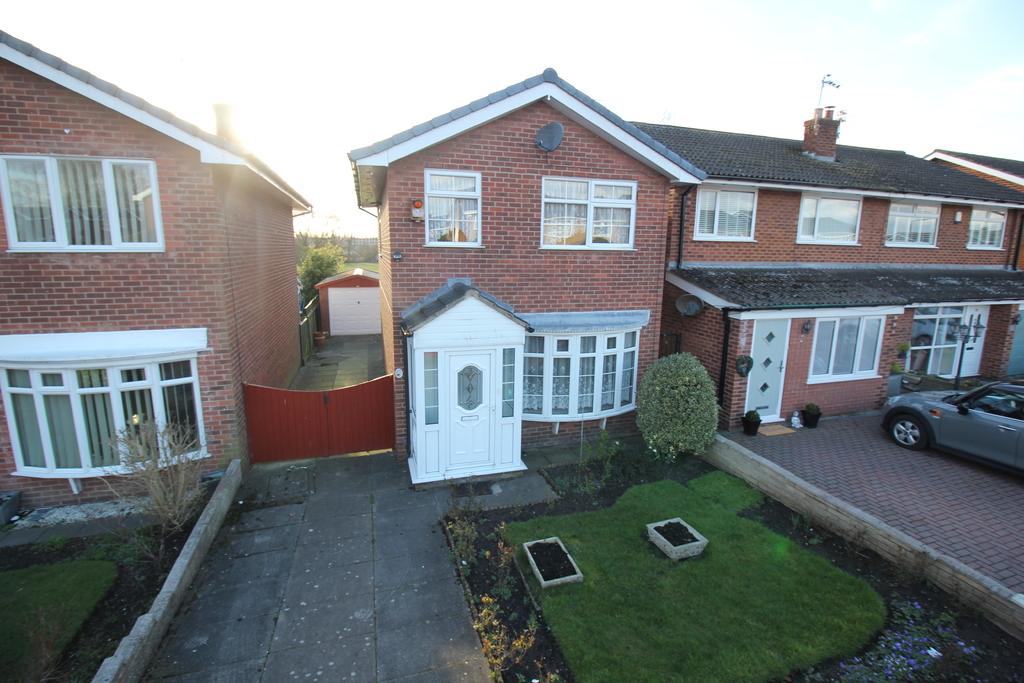 Dunster Drive Flixton 3 bed detached house £264,950