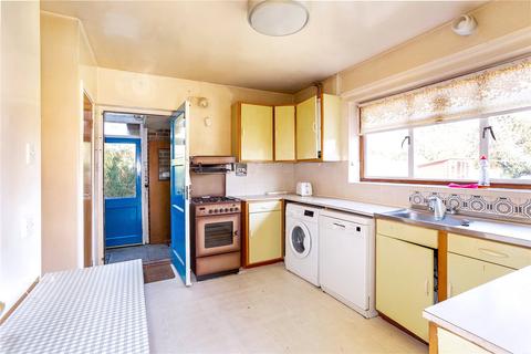 52 Abbots Ride, Farnham, GU9 8HZ