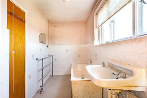 52 Abbots Ride, Farnham, GU9 8HZ