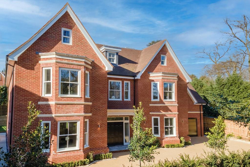 Water Lane, Cobham, Surrey, KT11 5 bed detached house for sale £3,350,000