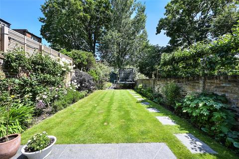 29 Boscombe Road, London, W12 9HT