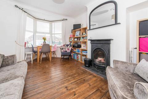31 Whitby Gardens, Sutton, SM1 3NA