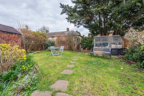 31 Whitby Gardens, Sutton, SM1 3NA