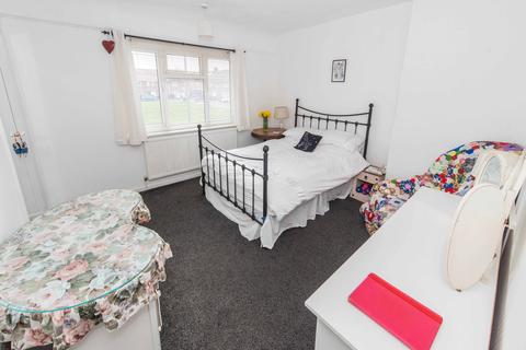 31 Whitby Gardens, Sutton, SM1 3NA