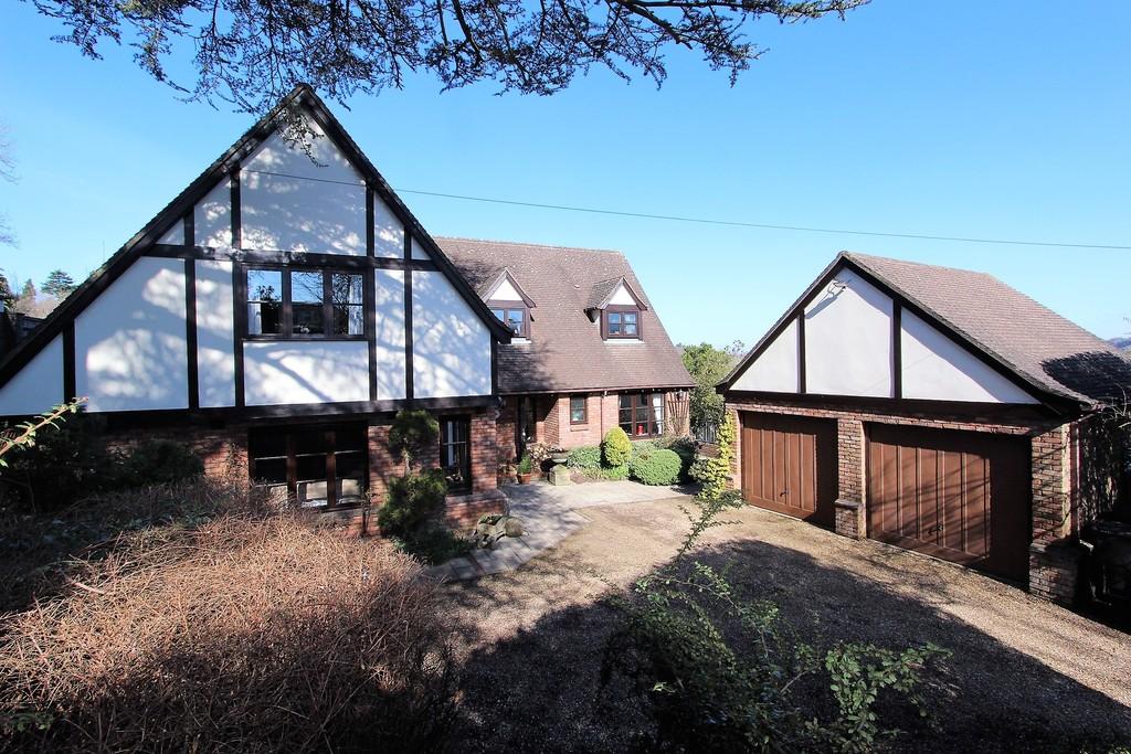 Starrock Road, Chipstead 5 bed detached house £1,080,000