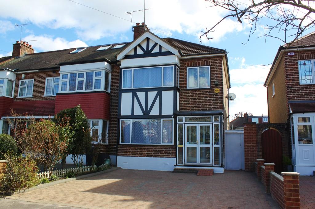 Brackley Square, Woodford Green 3 bed end of terrace house £595,000