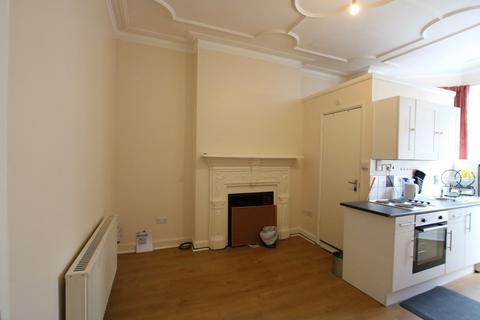 Studio to rent, Chichele Road, Willesden, London, NW2