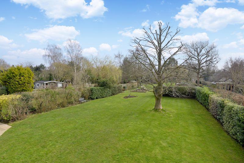 Rowly Drive, Cranleigh 5 bed detached house £925,000