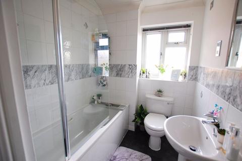 56 Alderton Road, Orsett, Grays, RM16 3DZ