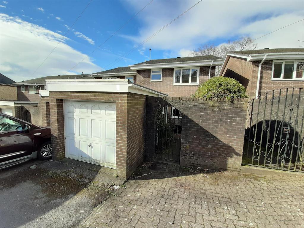 Chesterholme, Stow Park Avenue, Newport 3 bed terraced house £195,000