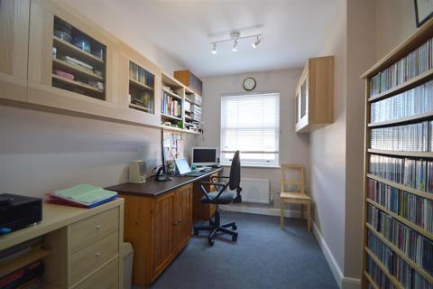 15 Coracle Way, Shrewsbury, SY2 6AT