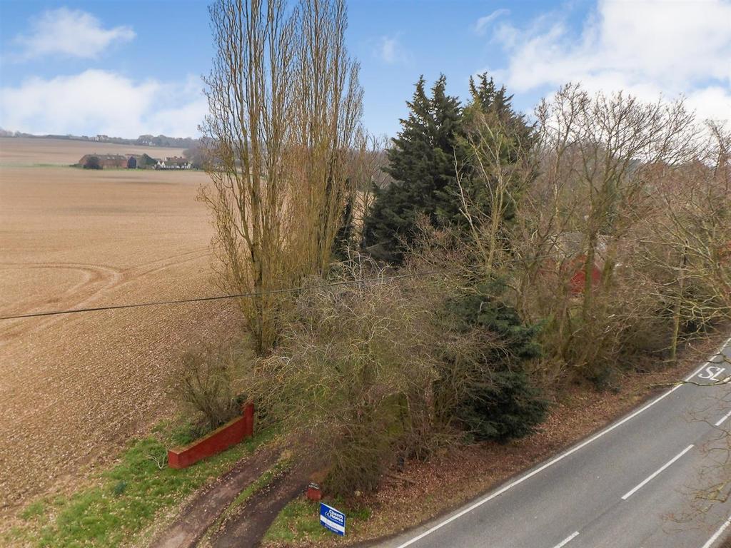 Marlpits Road, Woodham Mortimer 1 bed property with land £450,000