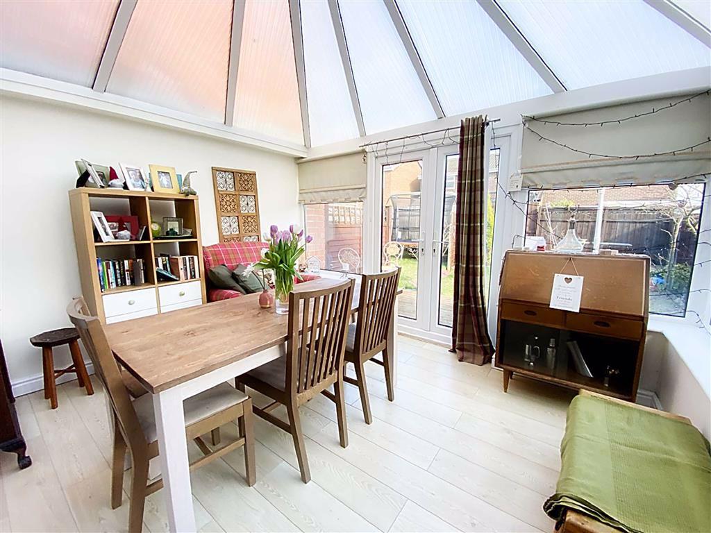 Lauderdale Avenue, Kings Estate, Wallsend, NE28 2 bed semidetached