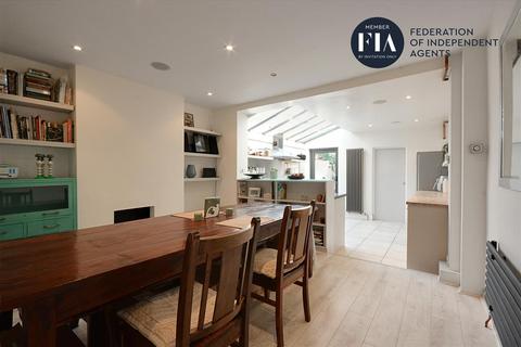 49 Orchard Road, Brentford, TW8 0QU