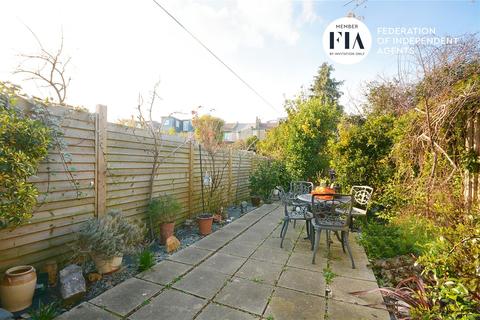 49 Orchard Road, Brentford, TW8 0QU