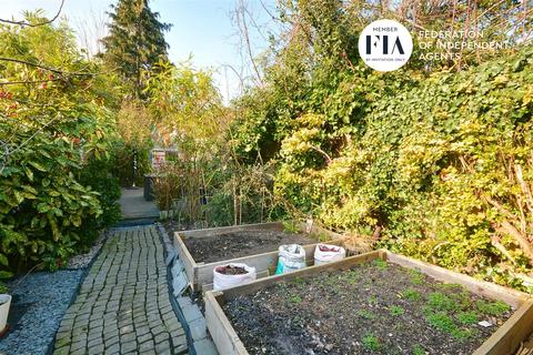 49 Orchard Road, Brentford, TW8 0QU