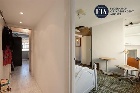 49 Orchard Road, Brentford, TW8 0QU