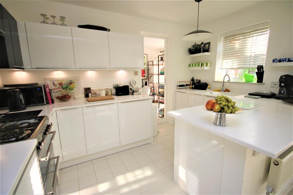Luxury fitted kitchen: