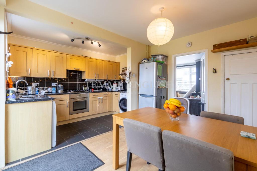 Cavendish Avenue, Colchester 2 bed end of terrace house £240,000
