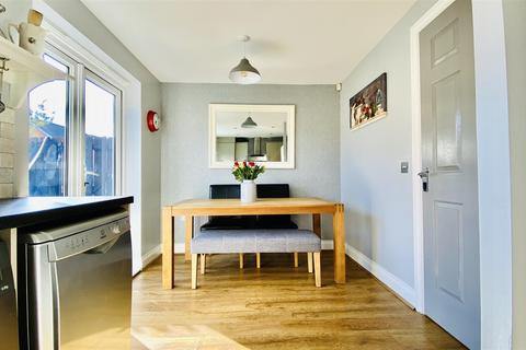 7 Beadnell Drive, Seaham, SR7 7WG