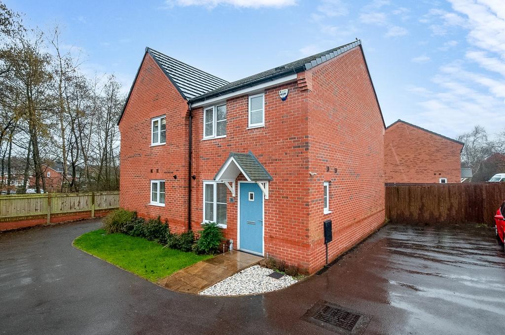 Cardinal Way, NewtonleWillows, WA12 3 bed semidetached house £185,000