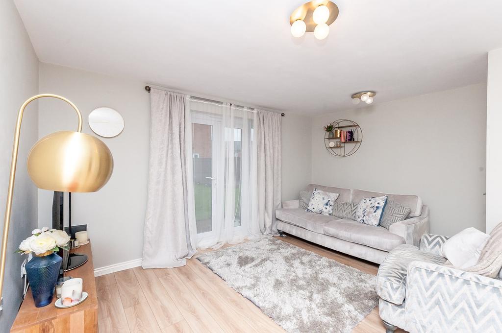 Cardinal Way, NewtonleWillows, WA12 3 bed semidetached house £185,000