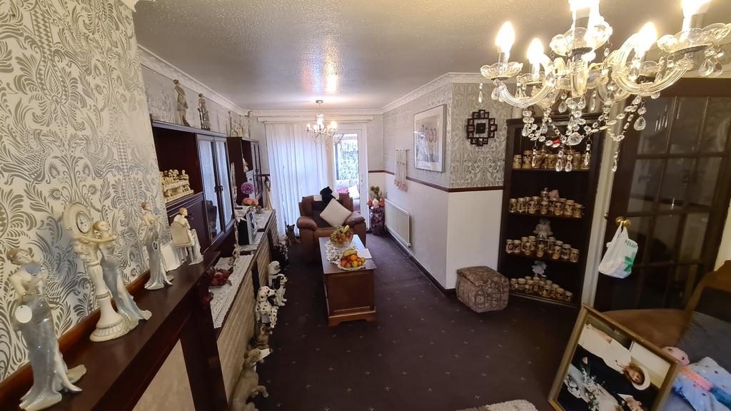 The Fairway, Leicester LE2 3 bed semidetached house £180,000