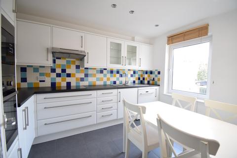 3 Rectory Close, London, SW20 9DQ