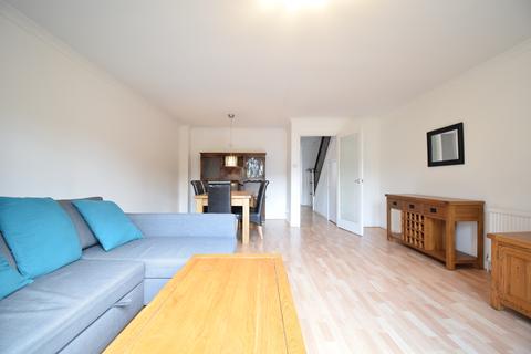 3 Rectory Close, London, SW20 9DQ