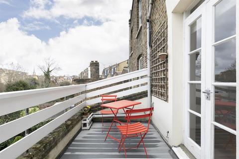 30c Springdale Road, London, N16 9NX