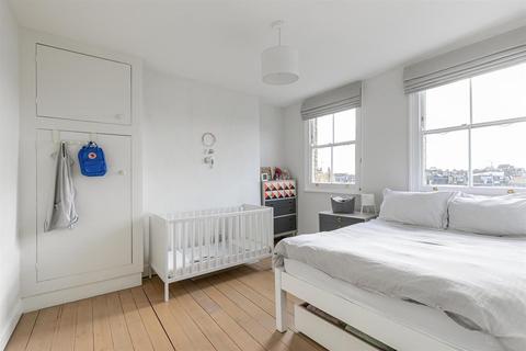 30c Springdale Road, London, N16 9NX