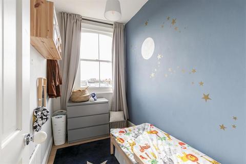 30c Springdale Road, London, N16 9NX
