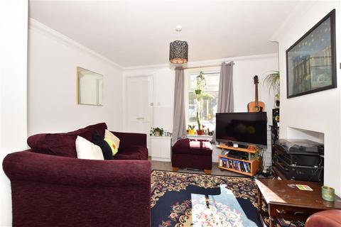 8 Baker Street, Rochester, ME1 3DW