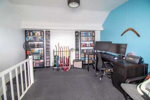 59 Greengate Road, Sheffield, S13 7QA