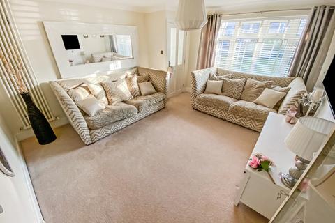 17 Briar, Tamworth, B77 4DX