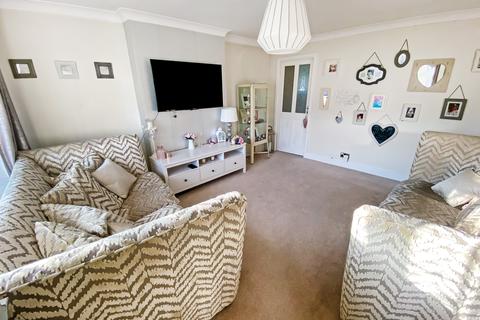 17 Briar, Tamworth, B77 4DX