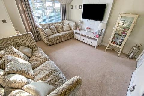 17 Briar, Tamworth, B77 4DX