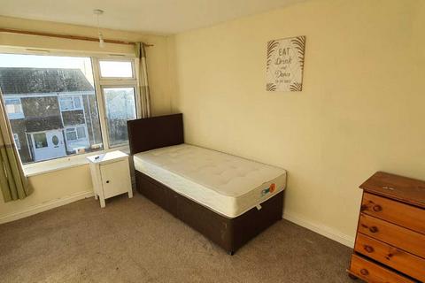 1 bedroom in a house share to rent, Room 3, Pooltail Walk, Northfield, Birmingham, B31 2UN