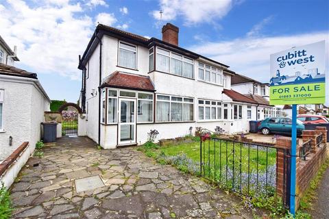 22 Lacey Avenue, Coulsdon, CR5 1LQ